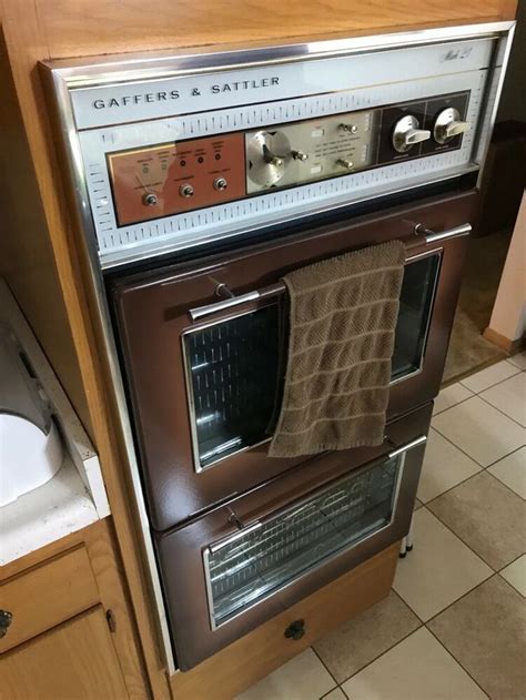 While this model had many imitators – for some reason, the Frigidaire Flair seems to be everyone’s favorite. . Vintage wall oven for sale